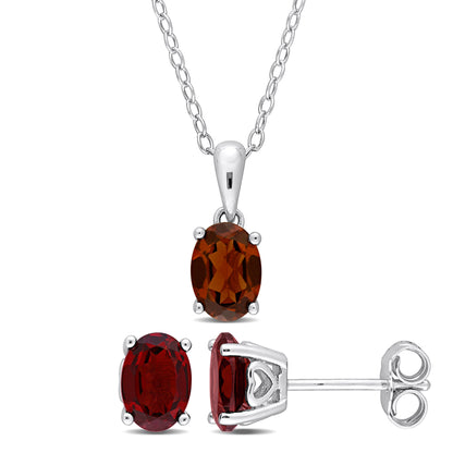 2 4/5 ct TGW Garnet set with chain silver